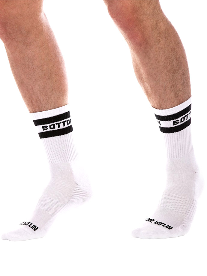 https://www.poppers-italia.com/images/product_images/popup_images/91615-fetish-half-socks-bottom-white-black-barcode-berlin.jpg