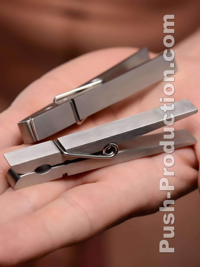 https://www.poppers-italia.com/images/product_images/popup_images/push-heavy-metal-clothespins-nipple-clamps__1.jpg