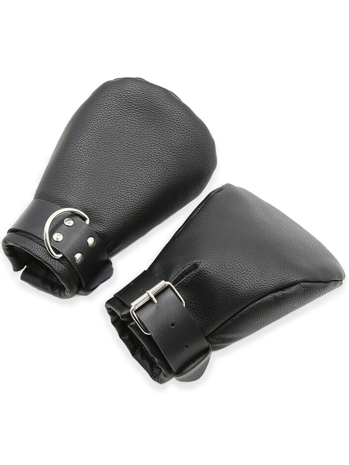 https://www.poppers-italia.com/images/product_images/popup_images/sex-cuffs-gloves-restraints-bondage-leather-black-sm-3035__2.jpg