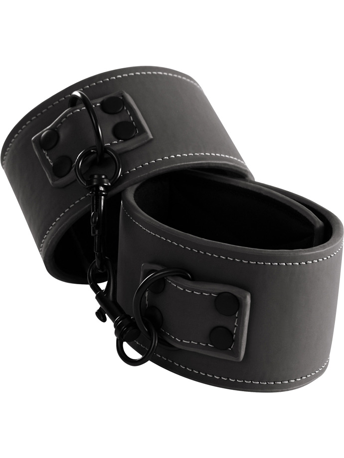 https://www.poppers-italia.com/images/product_images/popup_images/wrist-cuffs-renegade-bondage-vinyl-ns-novelties-nsn-1193-13__1.jpg